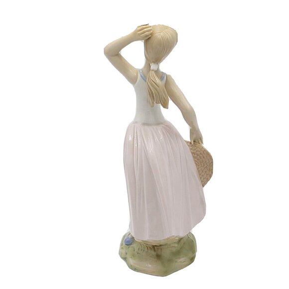 Tengra Porcelain Woman with Sun Hat & Dress -Signed- 11 inches - Spain Valencia - Picture 3 of 6